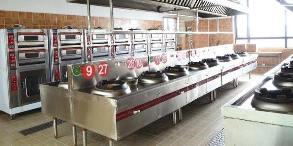 餐飲店廚房允許裝空調嗎？