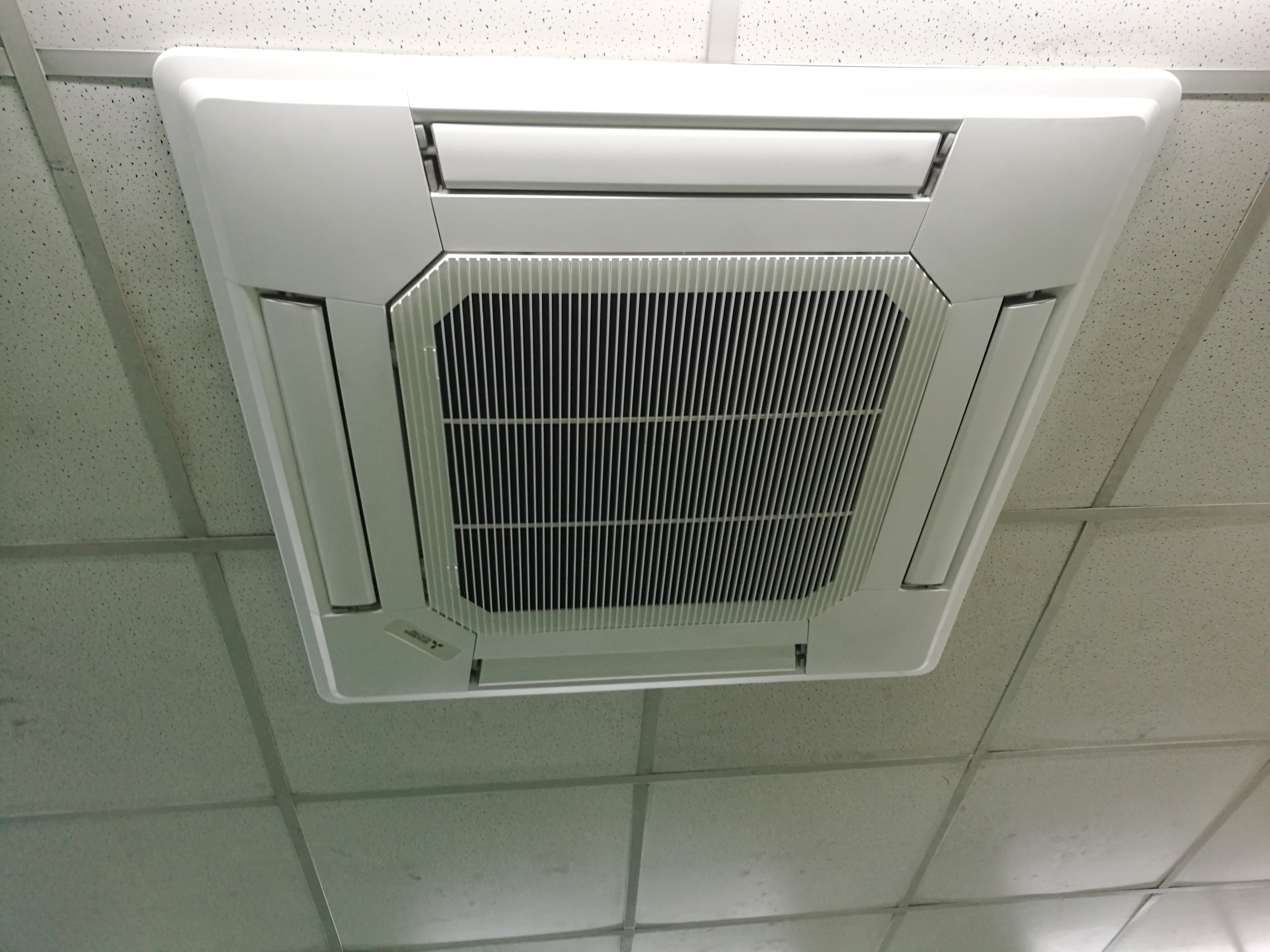 同城二手制冷機組設(shè)備回收