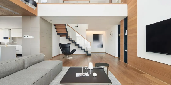 水管的安裝需要保證有3‰以上坡度，在室內(nèi)機(jī)連接冷凝水管時(shí)，要使用軟管。