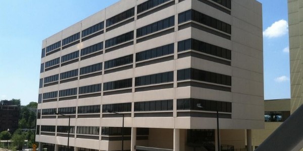 辦公樓適合安裝美的商用中央空調(diào)嗎？