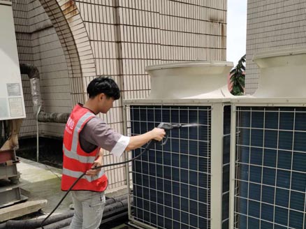 辦公室中央空調風口維保清洗： 上海弘名電子中央空調清洗維保工程 上海弘名電子中央空調清洗維保工程 上海弘名電子中央空調清洗維保工程 上海弘名電子中央空調清洗維保工程 辦公室中央空調濾網清洗圖： 辦公室中央空調清洗維保 辦公室中央空調清洗維保